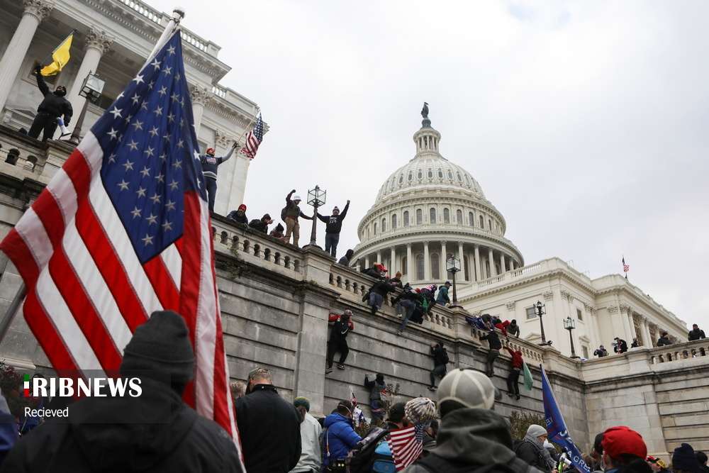 هجوم مردم آمریکا به کنگره/تصاویر